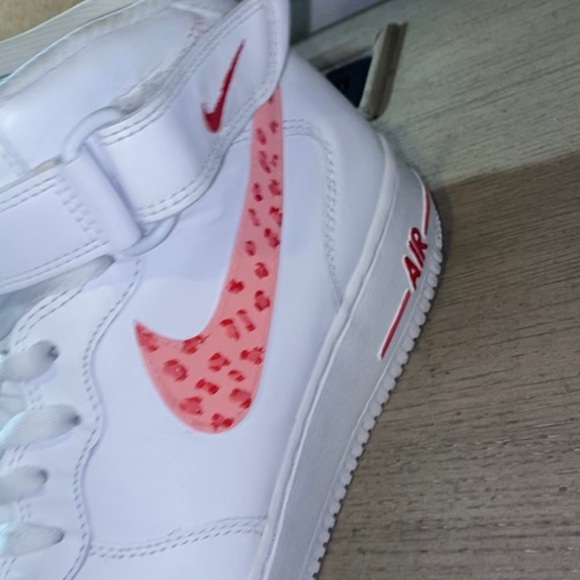 designed sneakers - Picture 1 of 3